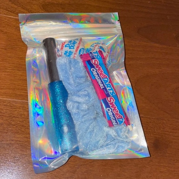 LIP GLOSS BUNDLE (small business) - Picture 2 of 4